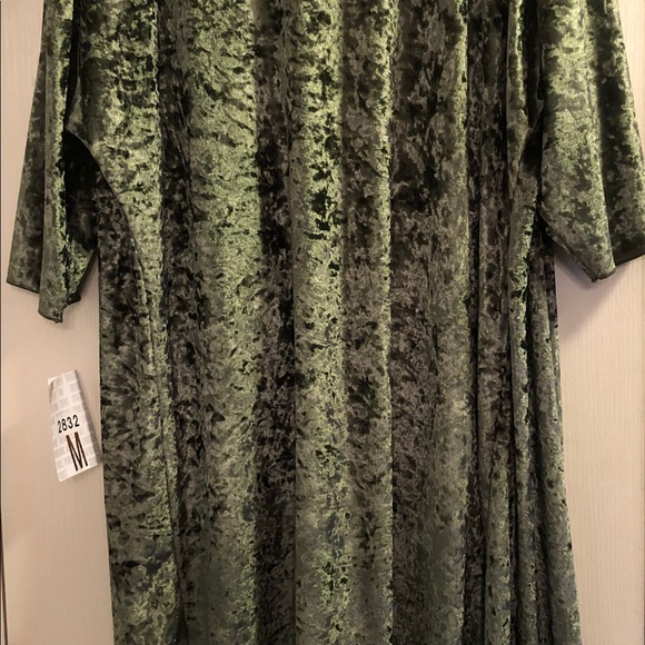 LulaRoe Green Crushed Velvet Shirley Kimono Medium - Picture 2 of 7